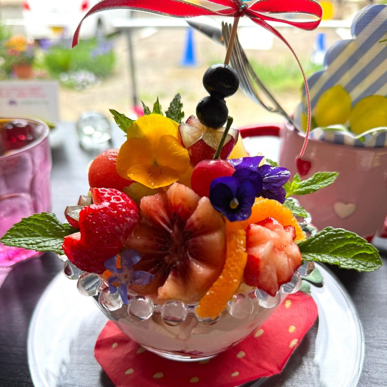 【今治市】「サクラ咲くフルーツ店」にて販売中の母の日限定「ブーケパフェ」は特別な花束スイーツでした。