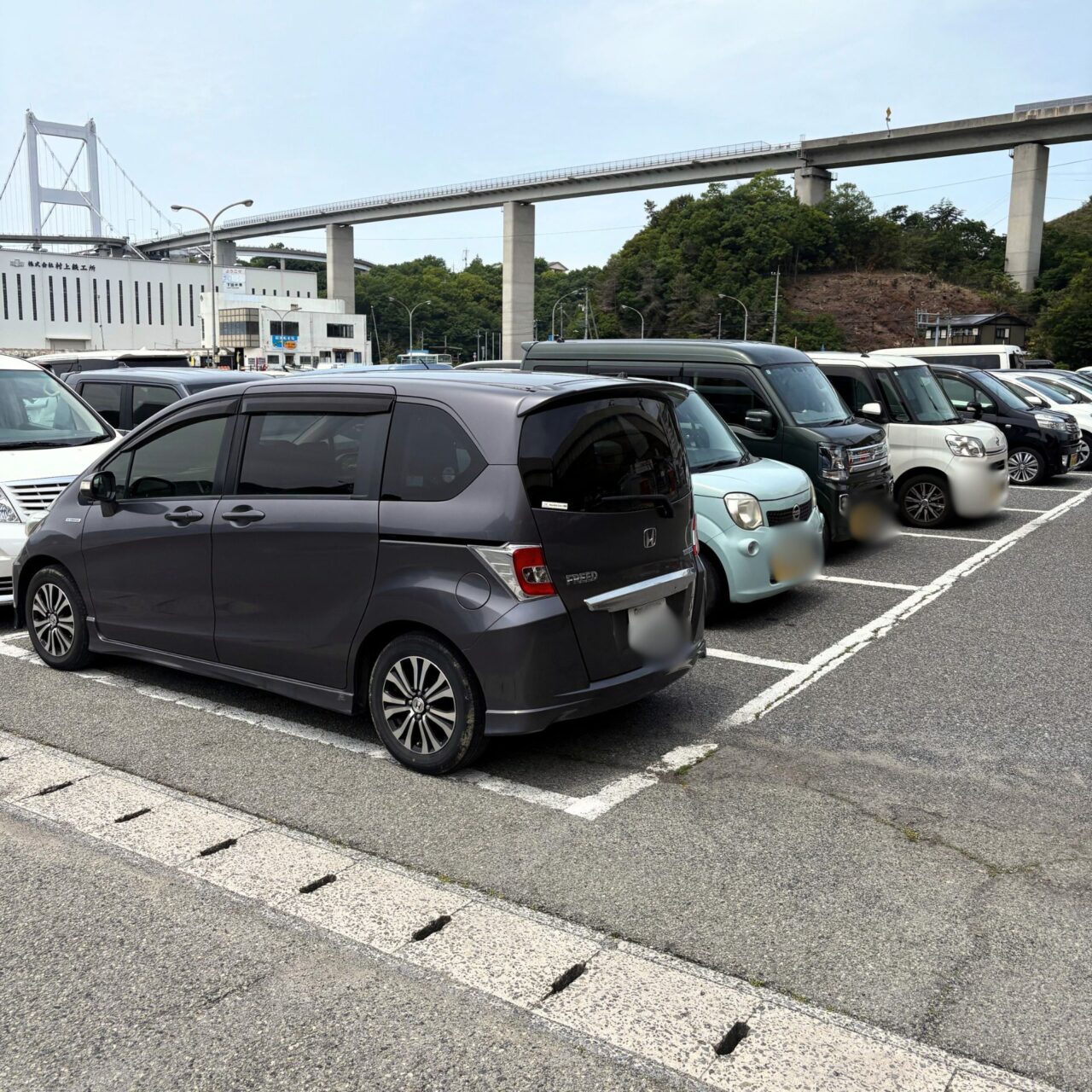 【今治市】お手軽に国産ハマグリや岩ガキで本格BBQ! 「道の駅よしうみいきいき館」の海鮮七輪BBQ