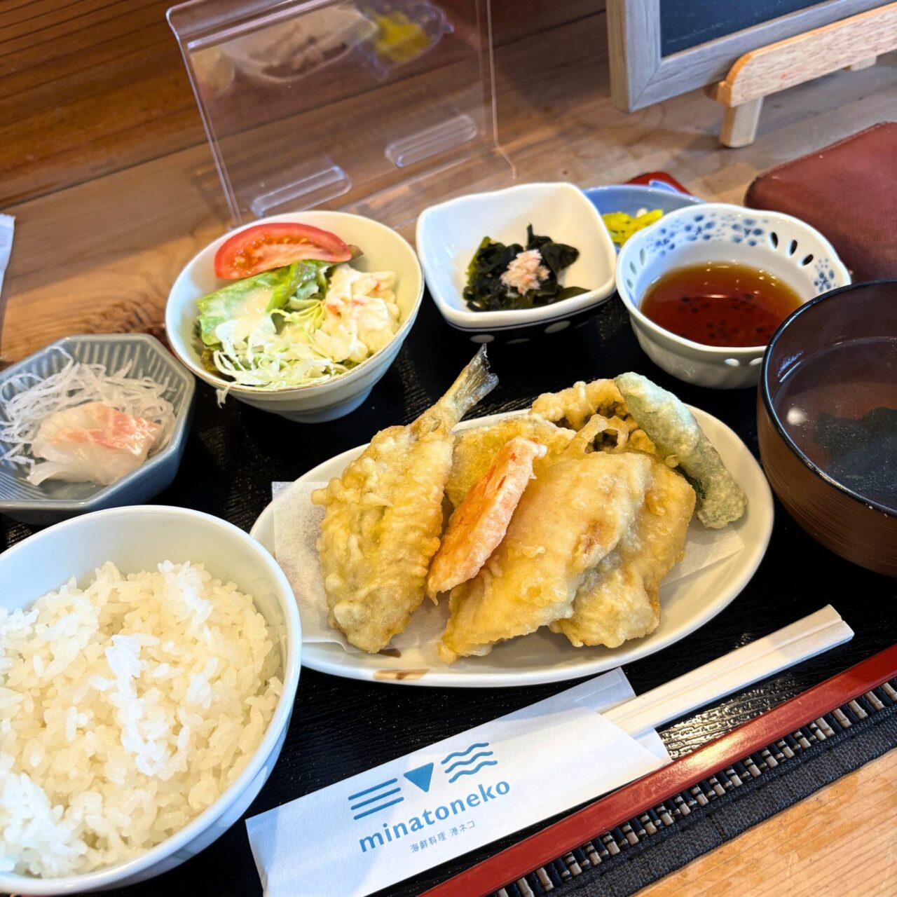 【今治市】いつものお昼をお得にリッチに! 「海鮮料理 港ネコ」の日替わり定食