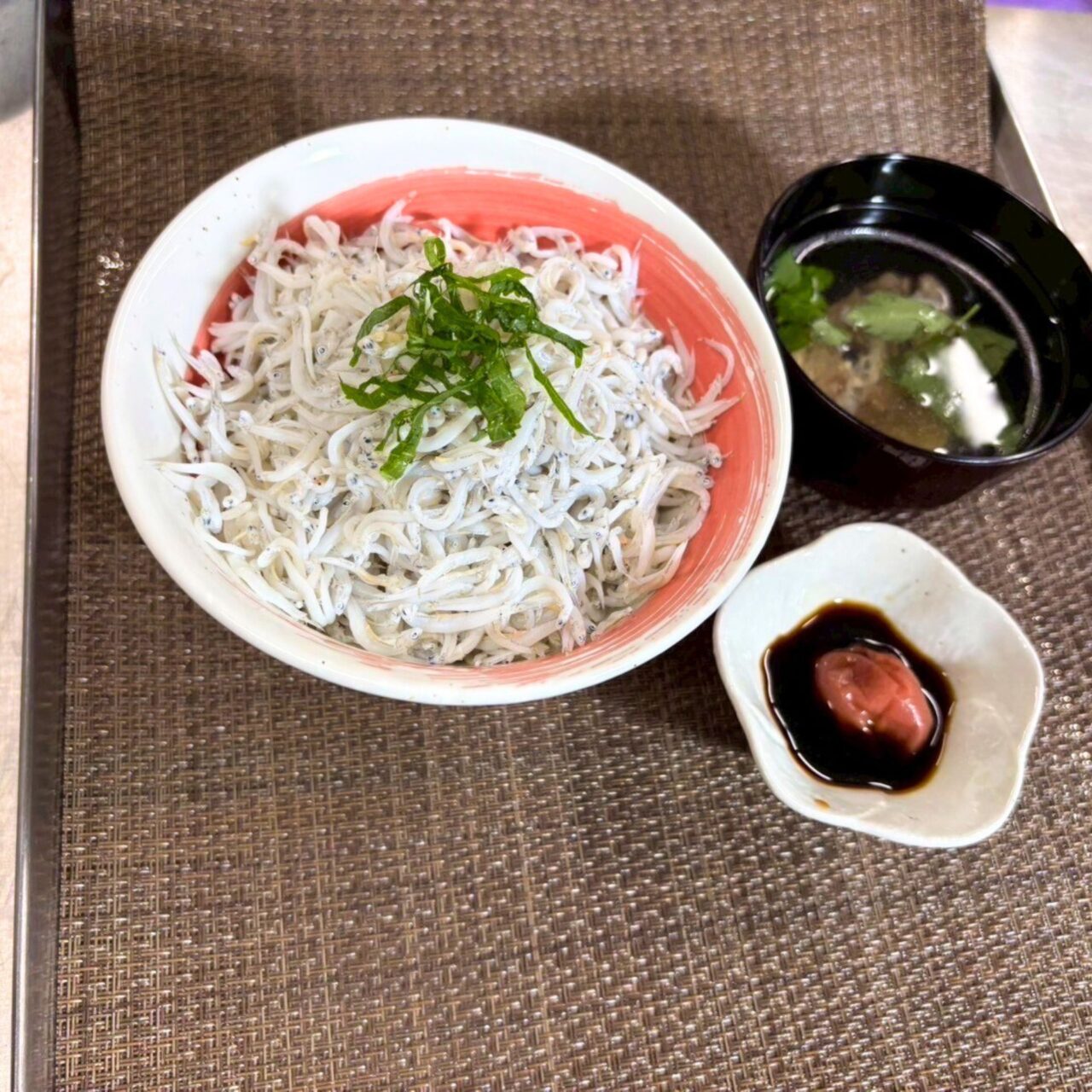 【今治市】魚屋さんならではな贅沢海鮮丼が食べられちゃう! 「海鮮小屋 鱗」が2025年7月30日にオープン!!