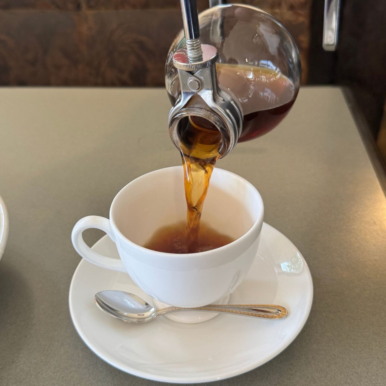 【今治市】今治で愛され続ける枝堀町の喫茶店「珈琲浪漫 パイプのけむり」の人気の秘密を調査!