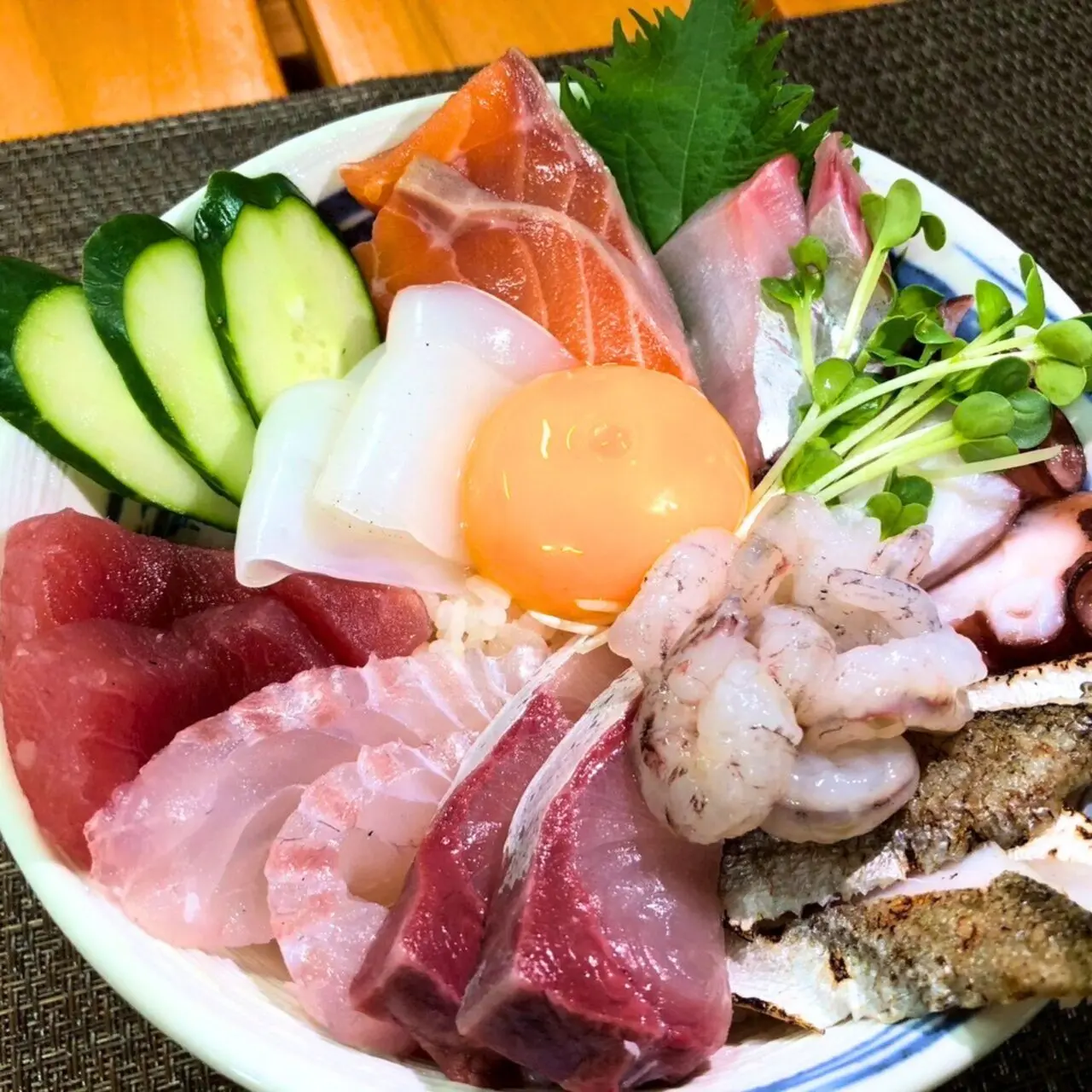 【今治市】魚屋さんならではな贅沢海鮮丼が食べられちゃう! 「海鮮小屋 鱗」が2025年7月30日にオープン!!