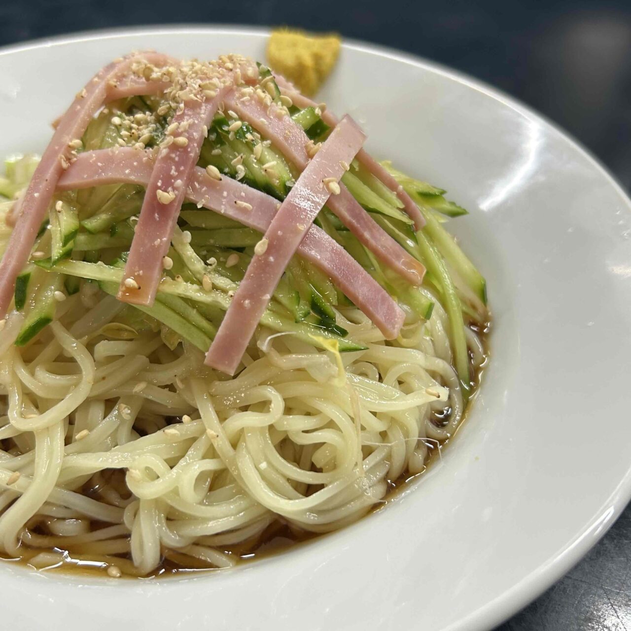 【今治市】人気餃子店「白雅」の夏の風物詩「冷麺」の秘密!