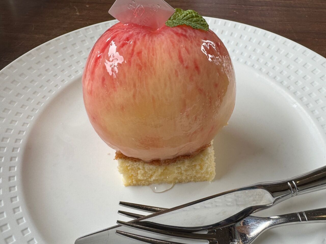 【今治市】「西洋菓子ツカサ」の予約困難スイーツ「もも太郎」の贅沢さに驚愕!