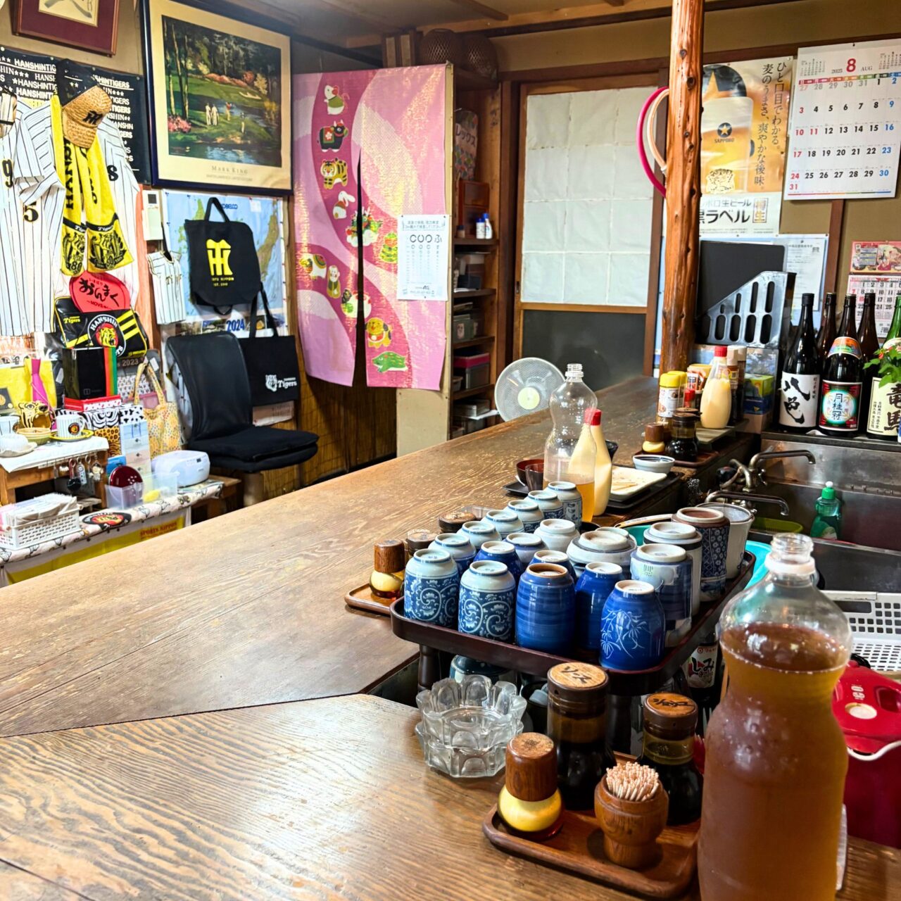 【今治市】カツ丼600円、定食700円! 45年間に渡り、市民のお腹と心を満たし続ける「黒潮」