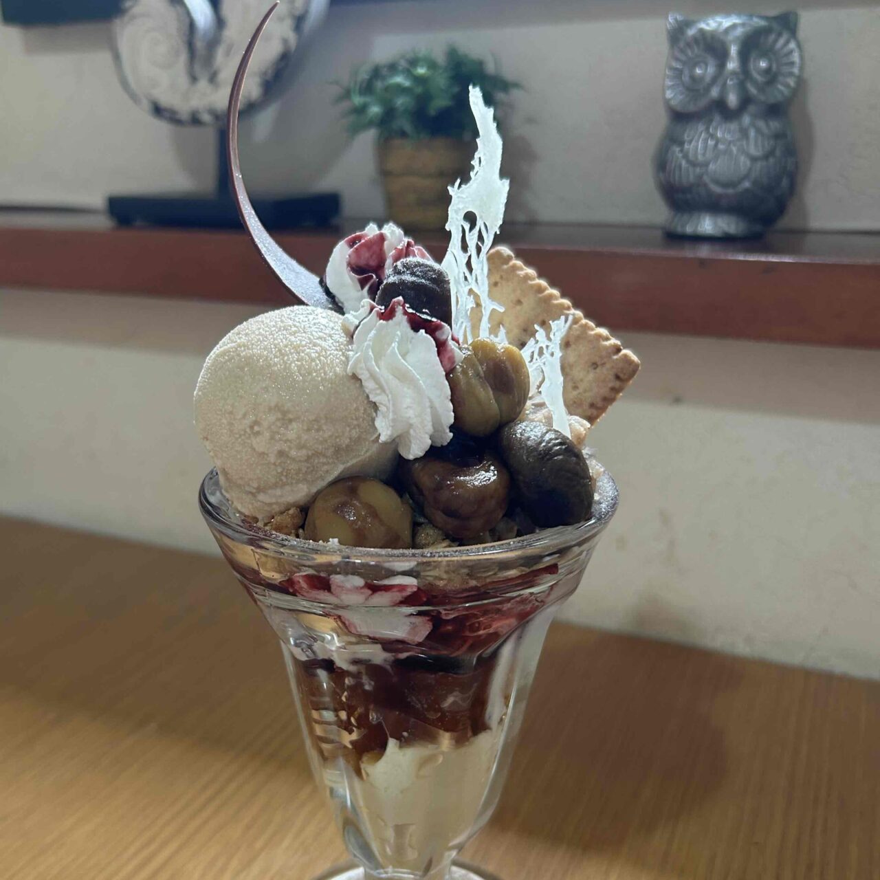 【今治市】「アーリーブルーメル上徳店」に秋新作ワッフルが登場！特製クリームが魅力の「スイートポテトワッフル」。