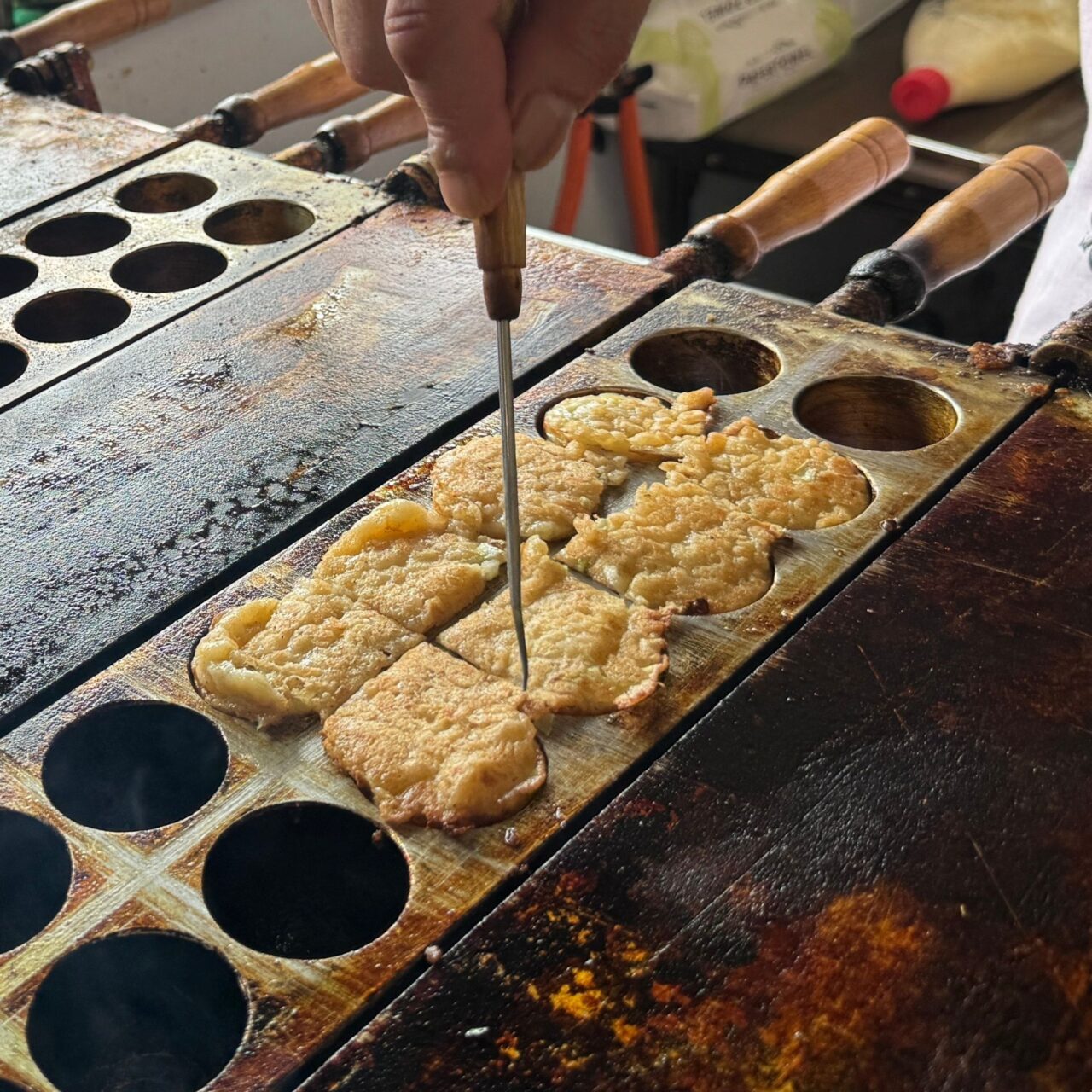 【今治市】人とのつながりを大切にしたたこ焼き屋「愛しの親父 たこ焼き心屋」でオリジナル缶バッジが配布中!