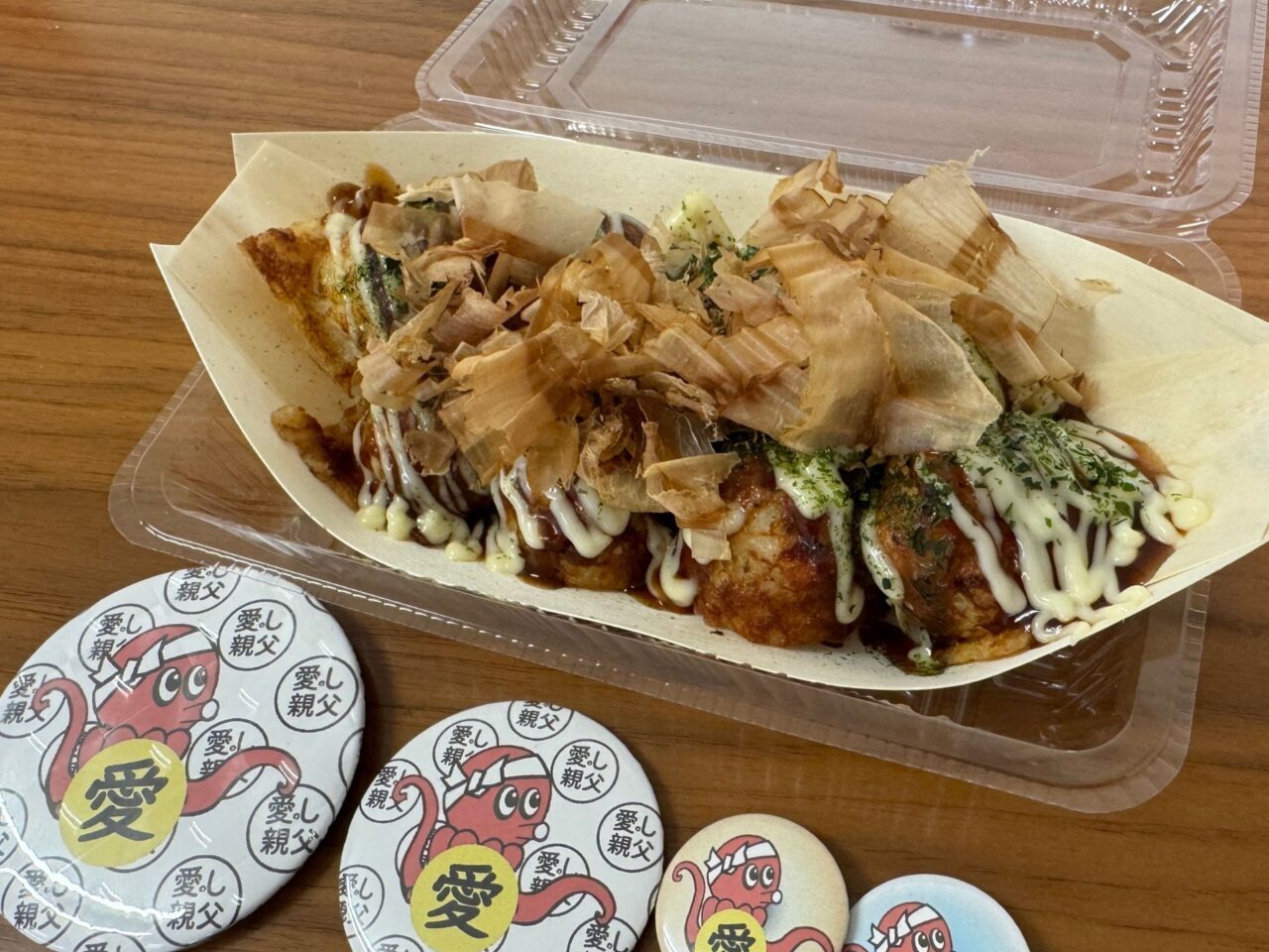 【今治市】人とのつながりを大切にしたたこ焼き屋「愛しの親父 たこ焼き心屋」でオリジナル缶バッジが配布中!