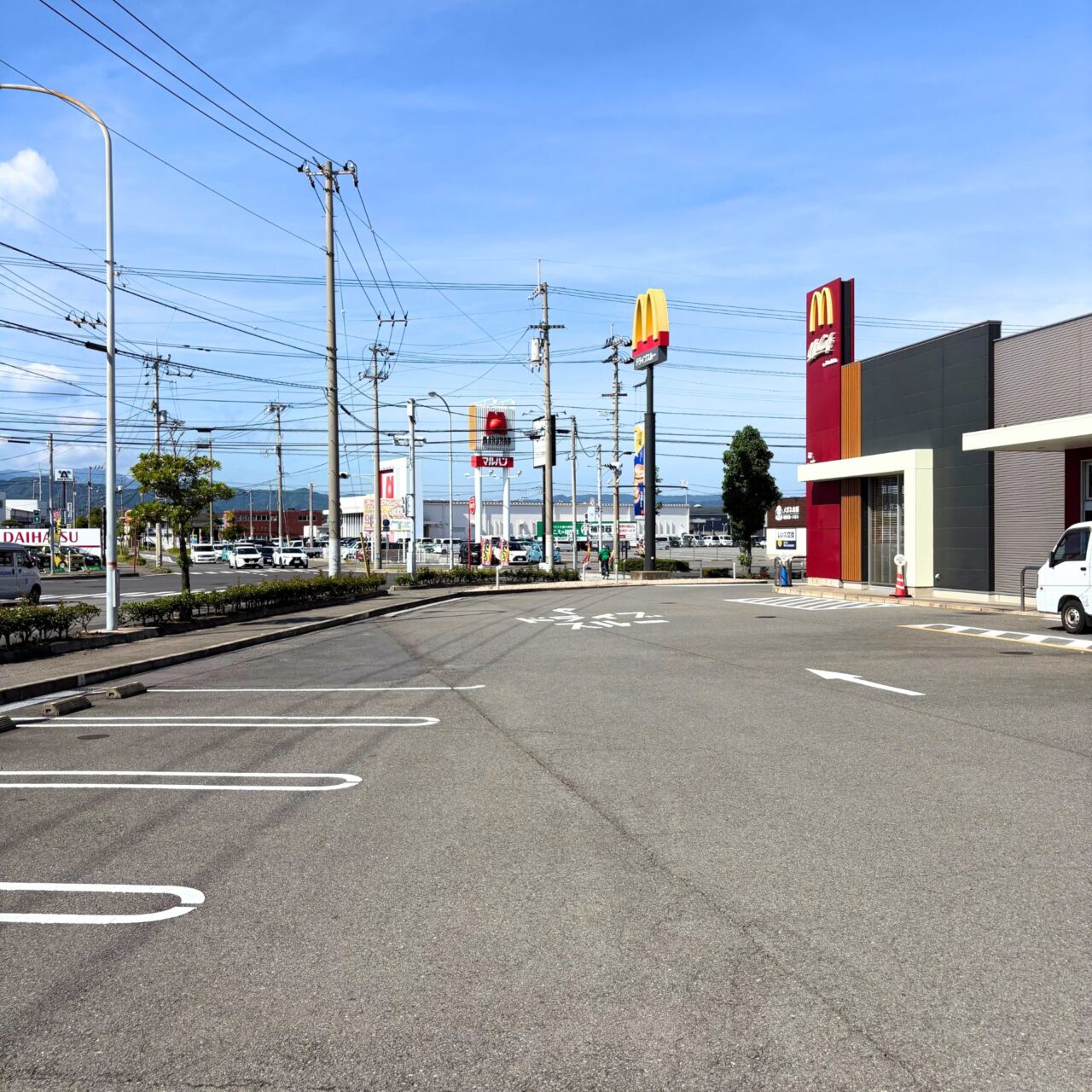 【今治市】今治市内の様々な場所で車屋さんの大規模リニューアル工事が進んでいます!