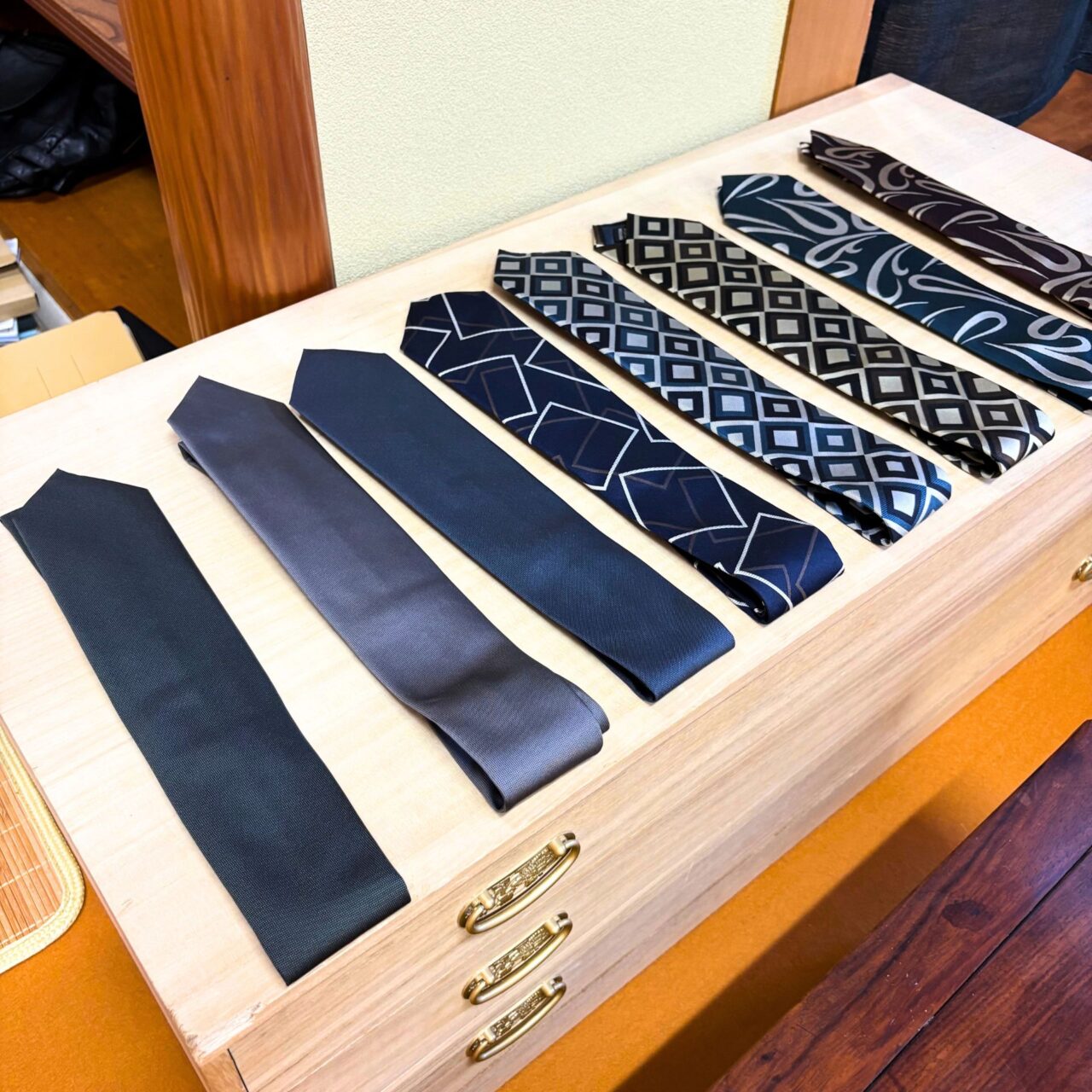 【今治市】追求する楽しさを味わいながら自分だけの1枚を作ろう! 大正時代から続く呉服の老舗「呉服すがたや」でオーダーメイドスーツのイベントが開催!
