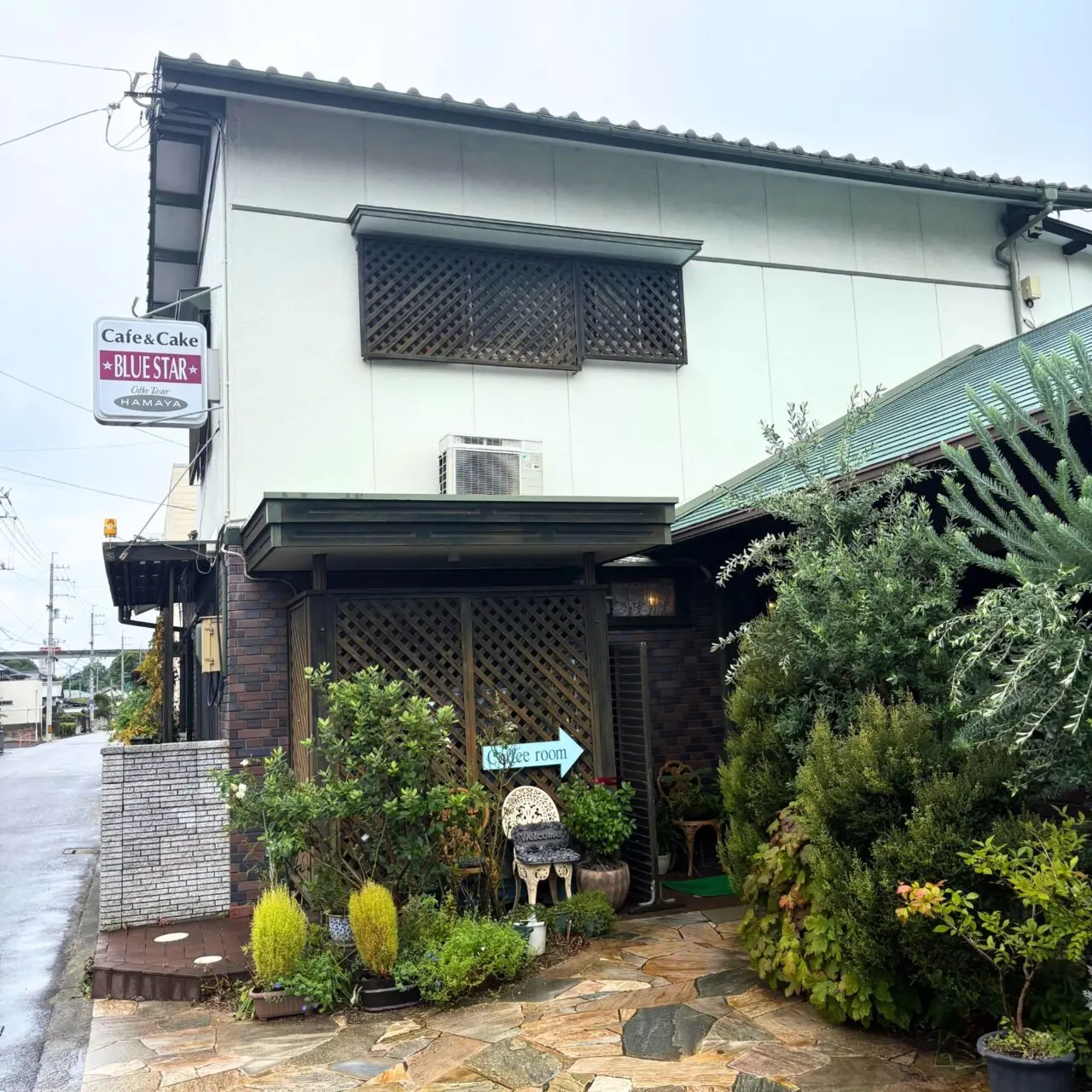 【今治市】スパイスと特製プリンで素敵な朝を! 「ブルースター」の朝カレー