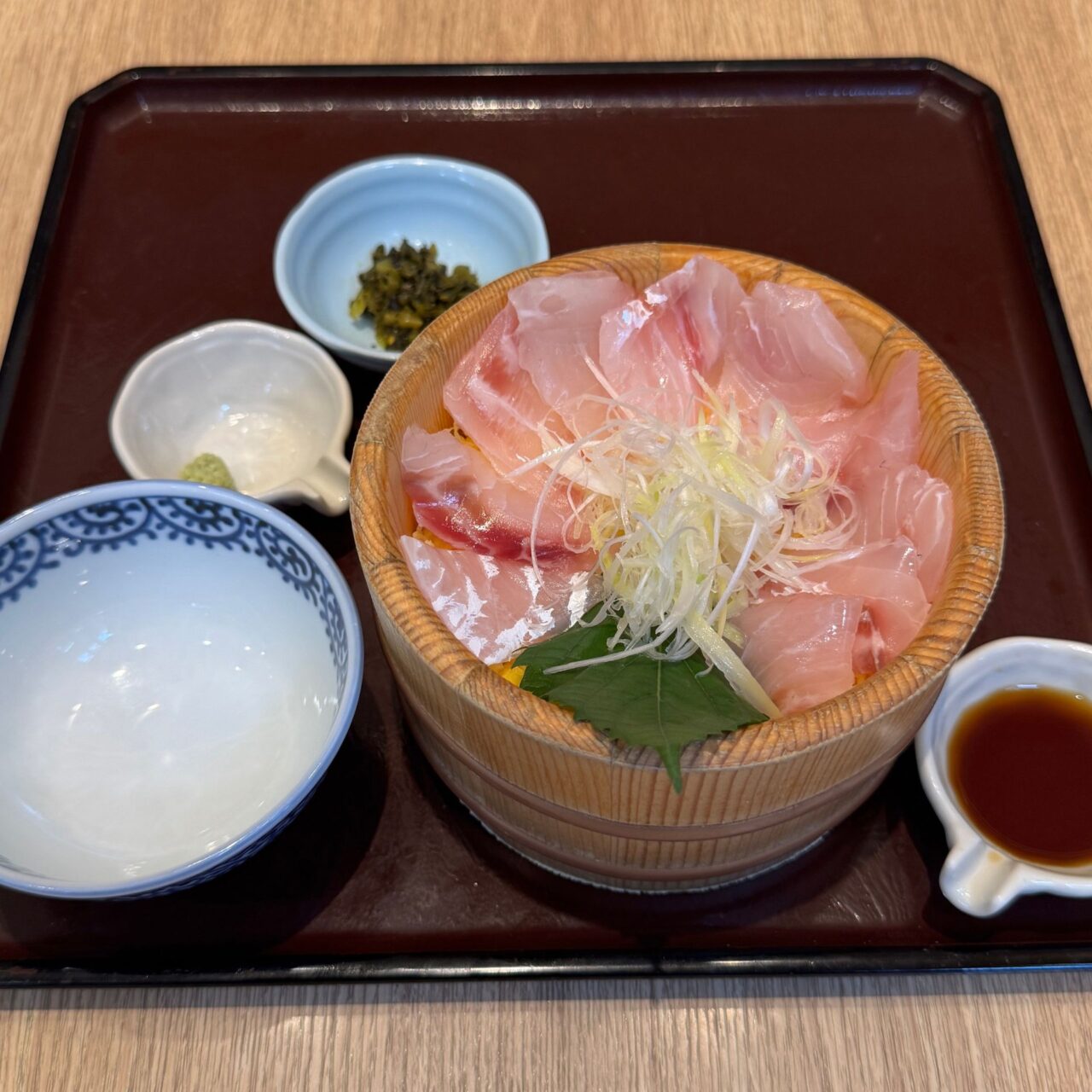 【今治市】「おひつごはん四六時中」 とFC今治高等学校 里山校が共同開発! 愛媛の真鯛を使った限定おひつごはんが登場