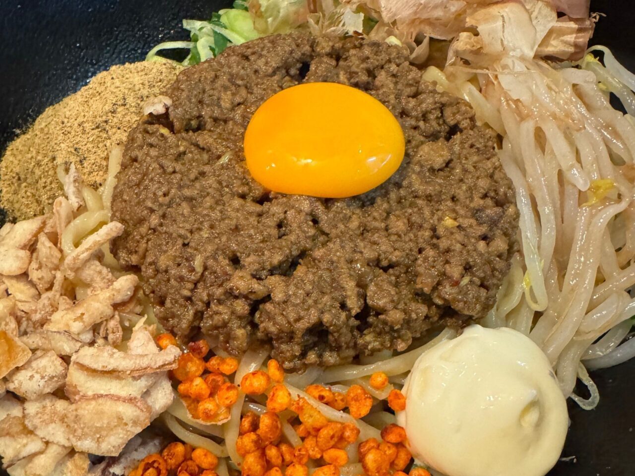 【今治市】骨太味覚桜井店の期間限定「カレーまぜそば」登場！2025年10月1日販売開始