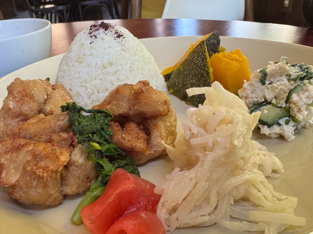 【今治市】「ヨラス・ダイニング」で味わう自然の恵みと心と体にやさしいランチを。