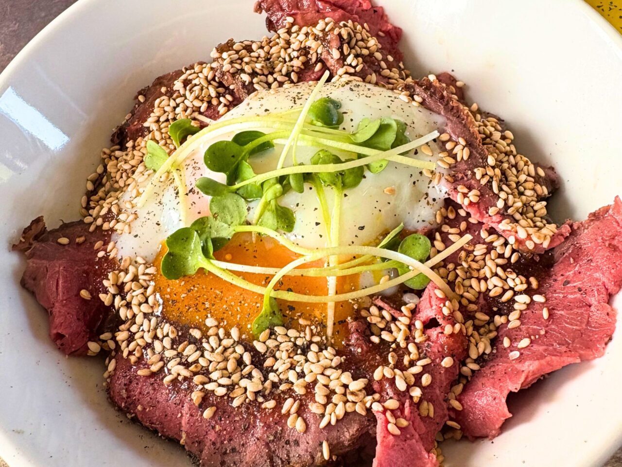 【今治市】こだわりのローストビーフどんぶりが絶品! 「カントリーパパwith you」の素敵なランチをご紹介