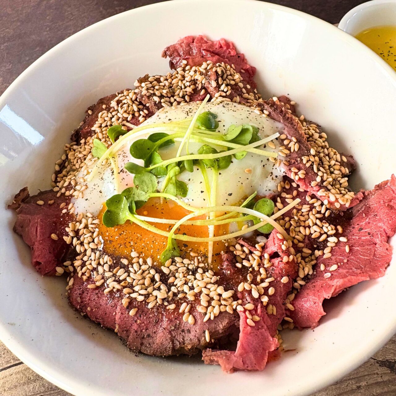 【今治市】こだわりのローストビーフどんぶりが絶品! 「カントリーパパwith you」の素敵なランチをご紹介