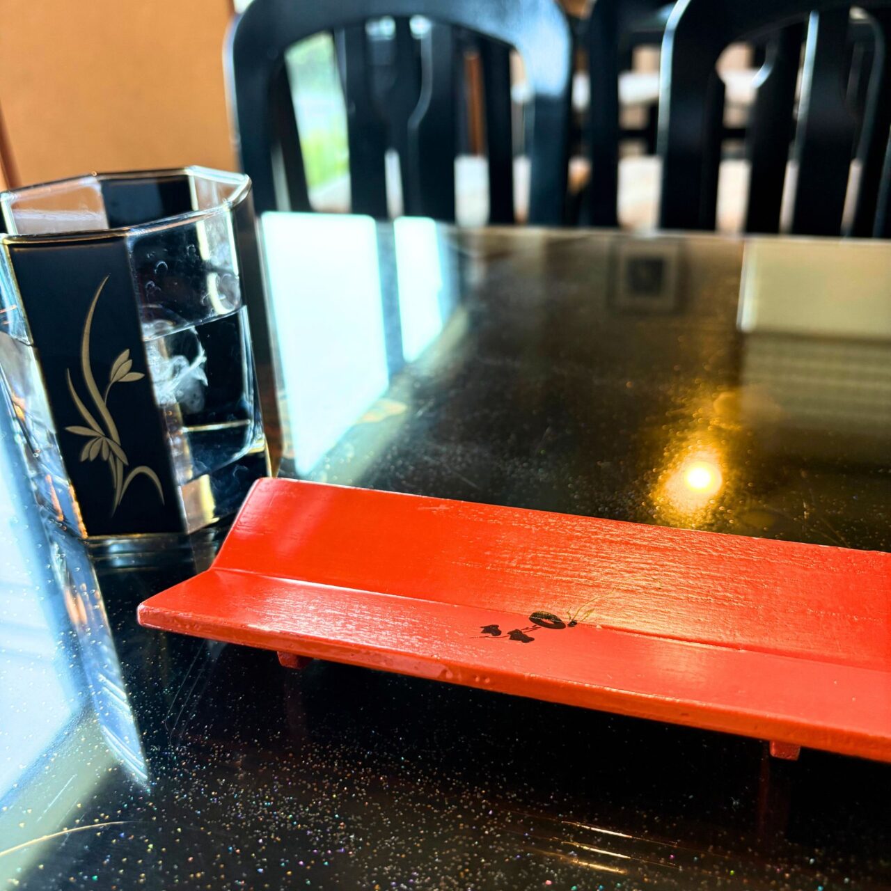 【今治市】「花ぬり」で美しい桜井漆器と美味しい抹茶セットを満喫しちゃおう!